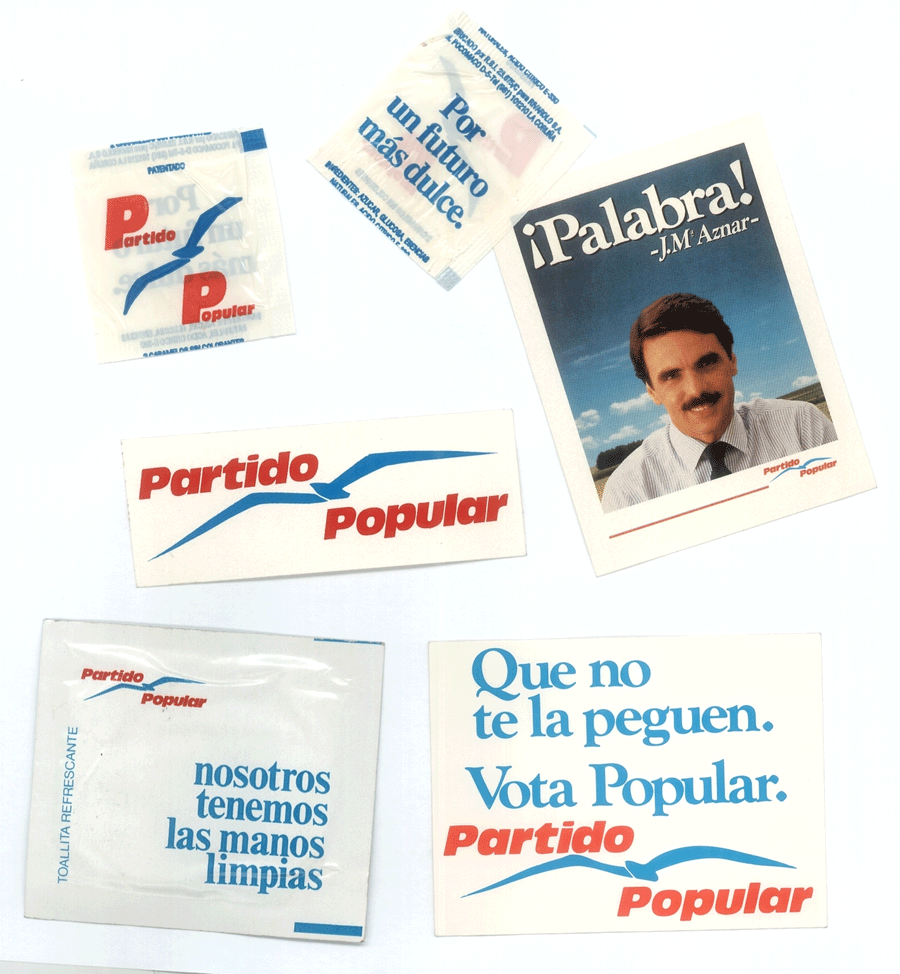 Que no te la peguen. Vota Popular / ¡Palabra! / nosotros tenemos las manos limpias / por un futuro más dulce...